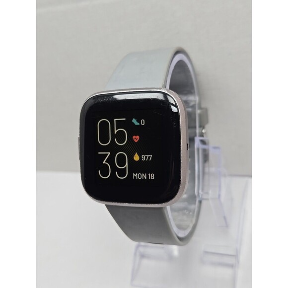 Fitbit Versa 2 Smartwatch Gray 40mm Alexa WR50M Always On Display W/ Charger - Picture 2 of 11